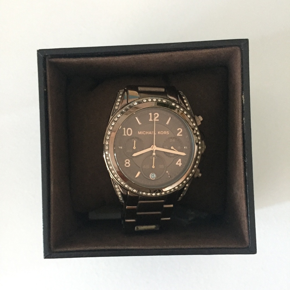 Michael Kors Bronze Watch - Picture 2 of 6